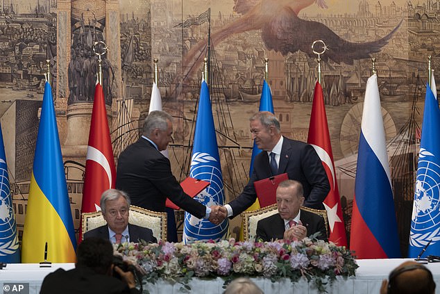 Questa immagine ha l'attributo alt vuoto; il nome del file è istambul-firma-accordo-russo-turco.jpg