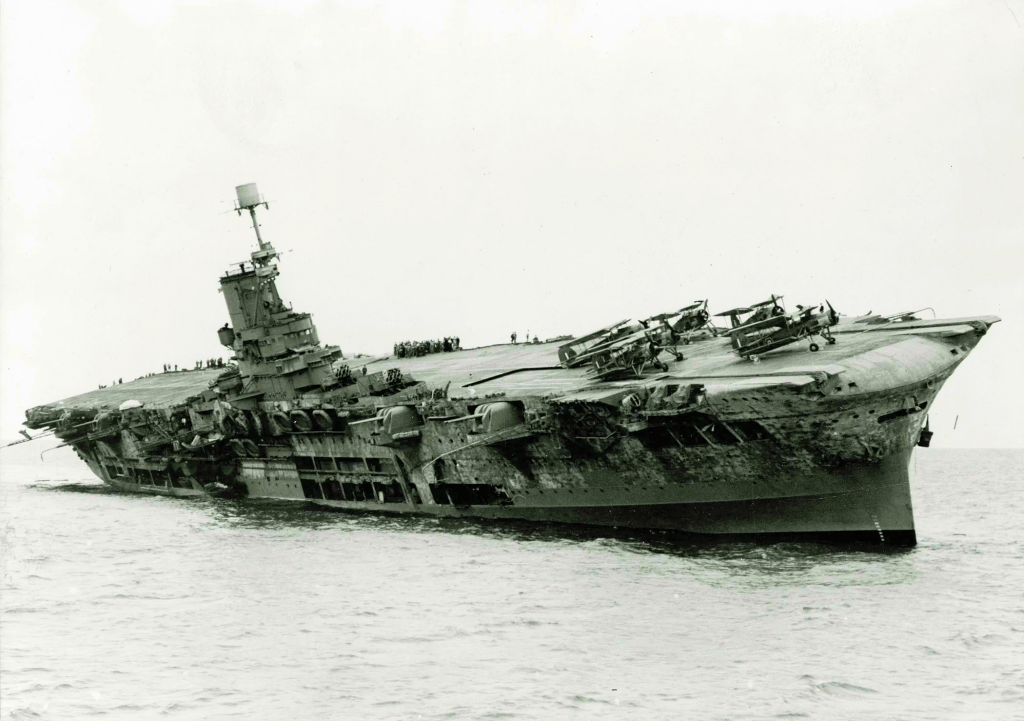 Questa immagine ha l'attributo alt vuoto; il nome del file è HMS-Ark-Royal-in-affondamento-1941-1024x721.png