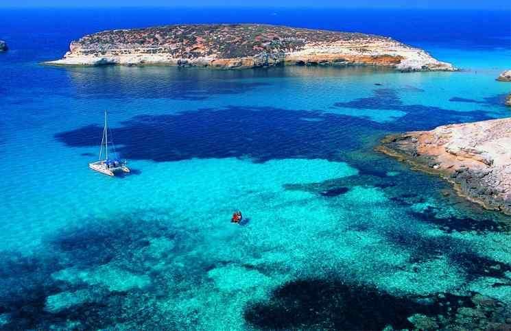 vista-sulla-spiaggia-dei-conigli