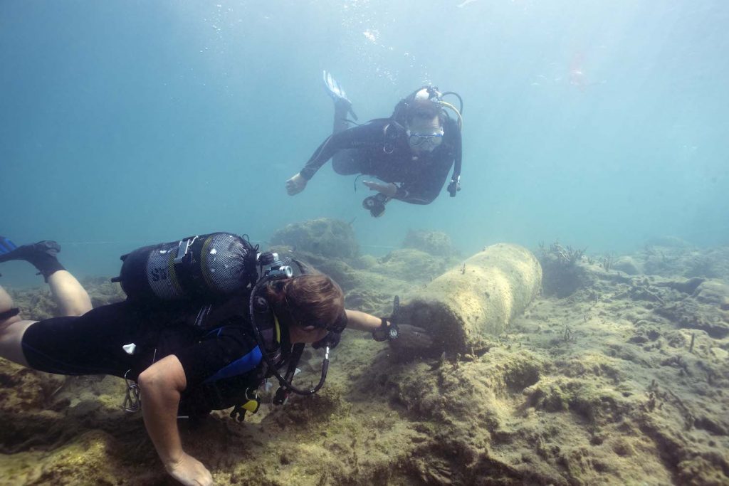 Questa immagine ha l'attributo alt vuoto; il nome del file è akroti-1-1024x683.jpg