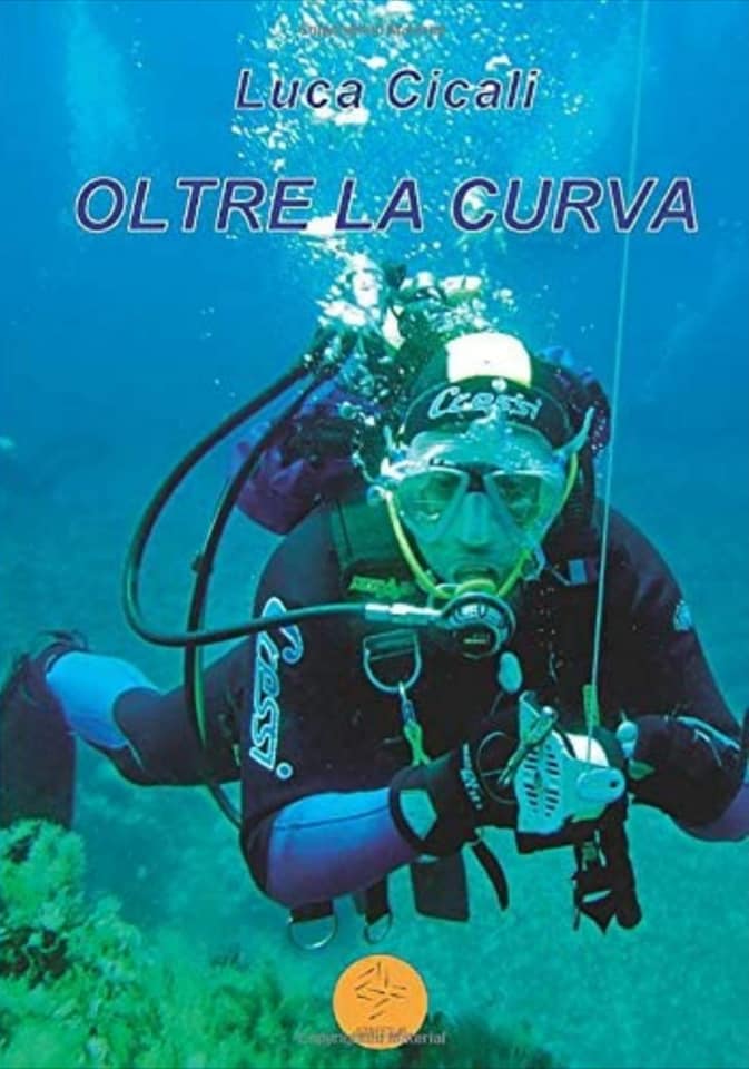 Questa immagine ha l'attributo alt vuoto; il nome del file è oltre-la-curva.jpg