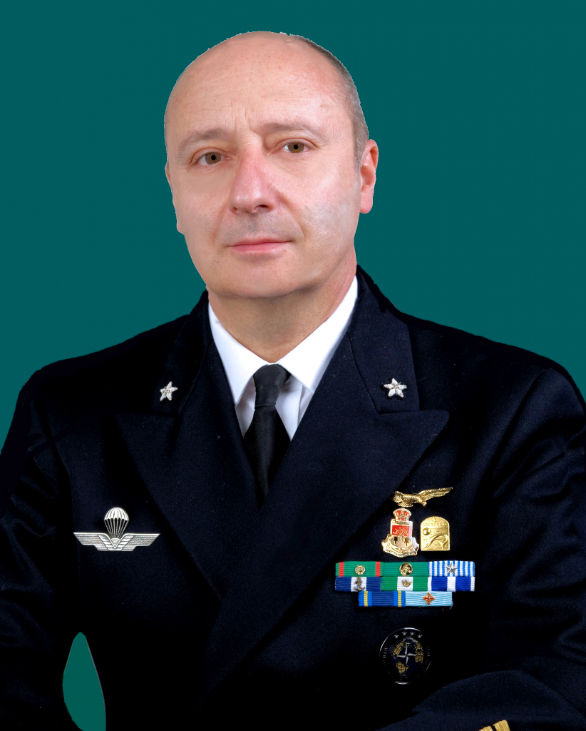 Questa immagine ha l'attributo alt vuoto; il nome del file è 2008-CVB_2040-RITRATTO-822x1024.png