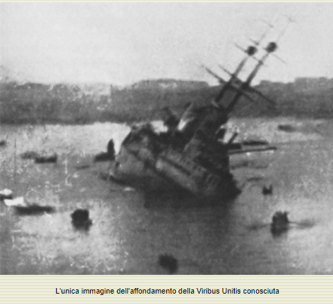 Questa immagine ha l'attributo alt vuoto; il nome del file è viribus-unitis-affondamento.png