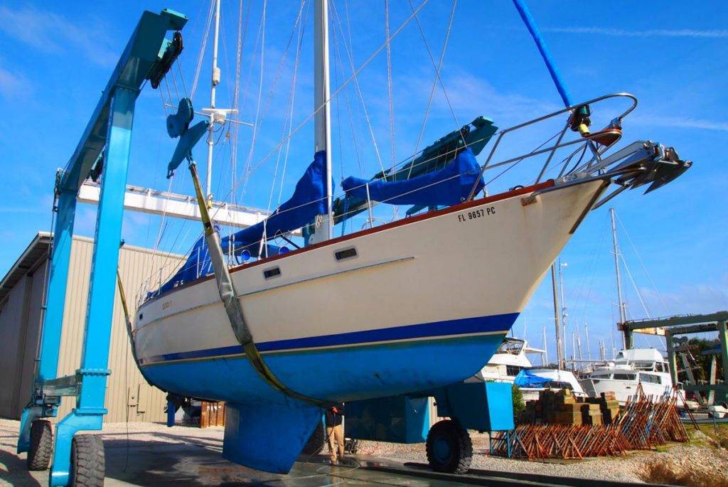 Questa immagine ha l'attributo alt vuoto; il nome del file è 03-BARCA-TIRATA-IN-SECCO-1024x685-1.jpg