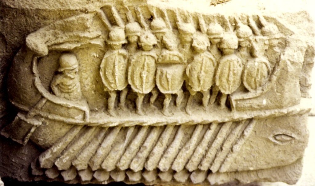 Questa immagine ha l'attributo alt vuoto; il nome del file è onde02_nave_napoli-1024x605.jpg