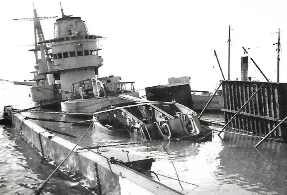 Questa immagine ha l'attributo alt vuoto; il nome del file è cavour-risollevata-dopo-lattacco.jpg