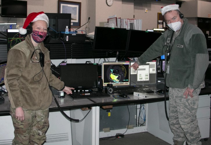 Questa immagine ha l'attributo alt vuoto; il nome del file è norad-santa-claus.jpg