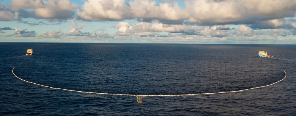 Questa immagine ha l'attributo alt vuoto; il nome del file è ocean-clean-up-1-1024x404.png