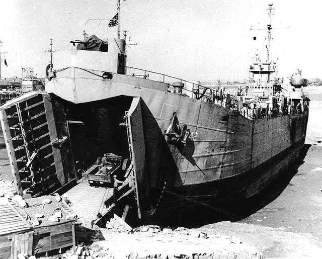 Questa immagine ha l'attributo alt vuoto; il nome del file è LST-7421950-inchon-guerra-di-corea-free.jpg