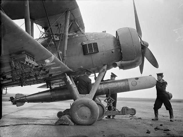 Questa immagine ha l'attributo alt vuoto; il nome del file è MARINA-UK-SWORDFISH-The_Royal_Navy_during_the_Second_World_War_A3168.jpg