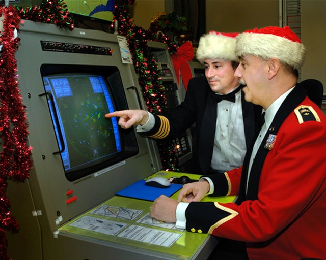 Questa immagine ha l'attributo alt vuoto; il nome del file è MITI-640px-NORAD_-_Canada_-_Santa_Radar_Tracking.jpg