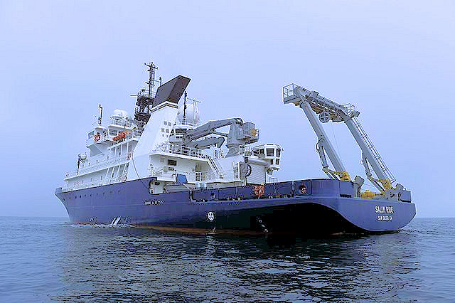 Questa immagine ha l'attributo alt vuoto; il nome del file è OCEANOGRAFIA-SCRIPP-RV-SALLY-RIDE-161215-N-PO203-118_31300298470.jpg