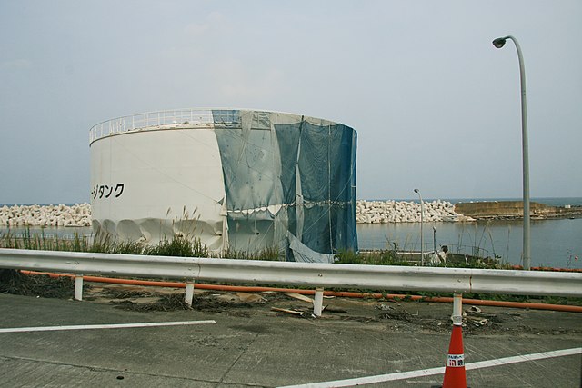 Questa immagine ha l'attributo alt vuoto; il nome del file è EMERGENZA-NUCLEARE-Visit_to_the_Fukushima_Dai-ichi_Nuclear_Power_Plant_6234793576.jpg