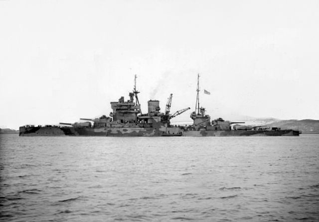 Questa immagine ha l'attributo alt vuoto; il nome del file è MARINA-UK-HMS_Queen_Elizabeth_c1943.jpg