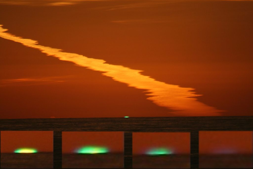 Questa immagine ha l'attributo alt vuoto; il nome del file è METEOROLOGIA-RAGGIO-VERDE-Inferior_Mirage_green_flash-1024x682.jpg