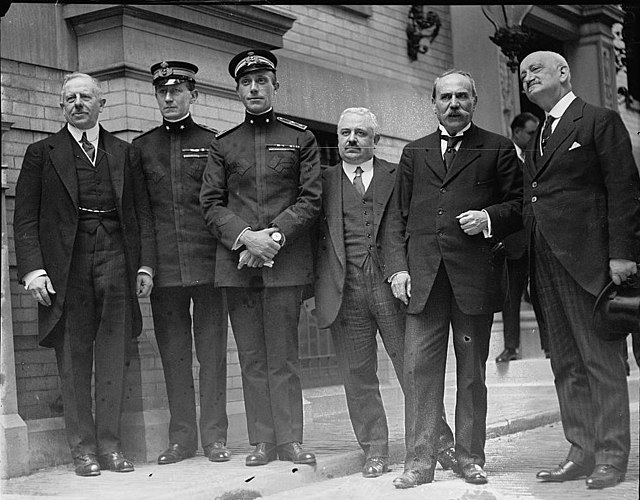 Questa immagine ha l'attributo alt vuoto; il nome del file è STORIA-MARINNA-ITALIA-MARCONI-NITTI-640px-Nitti18611v.jpg