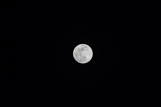 Questa immagine ha l'attributo alt vuoto; il nome del file è ASTRONOMIA-LUNA-DICEMBRE-FULL_MOON_IN_DECEBER_7_2022_3.jpg