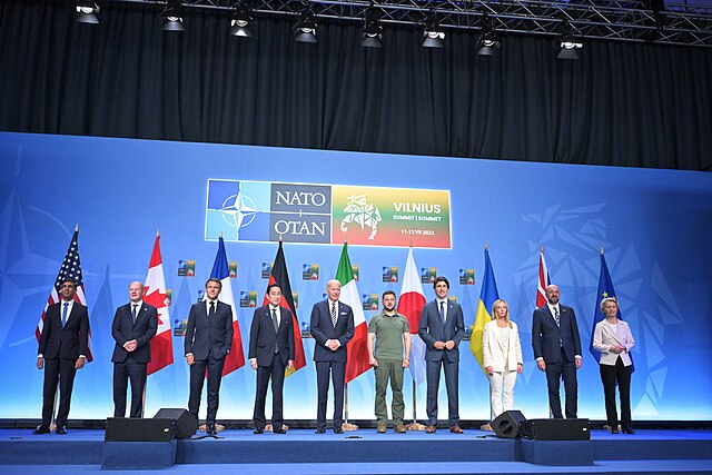 Questa immagine ha l'attributo alt vuoto; il nome del file è NATO-NATO_Summit_Vilnius.P061598-572862.jpg