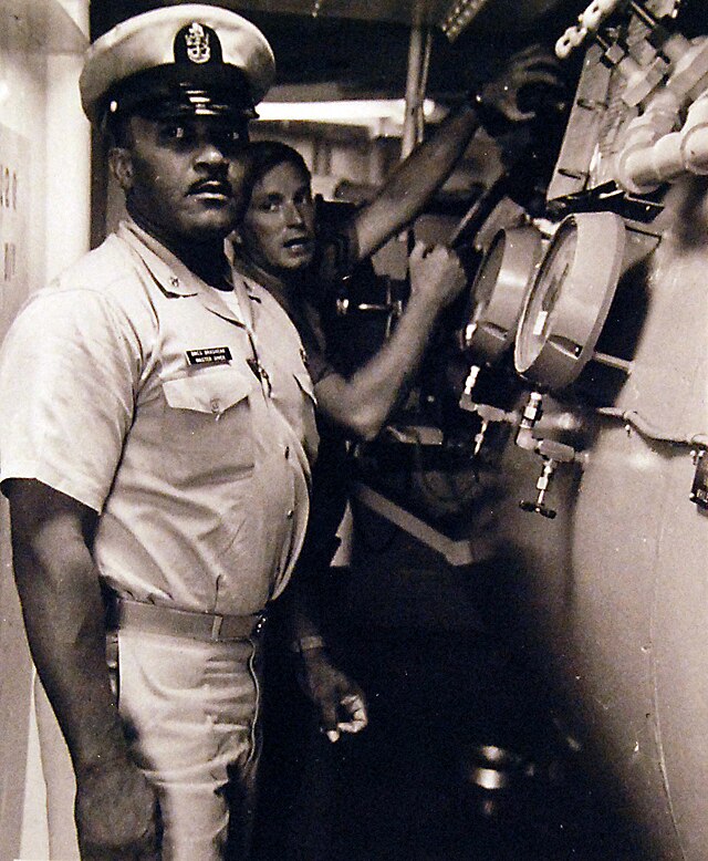 Questa immagine ha l'attributo alt vuoto; il nome del file è STORIA-USN-CARL-BRASHEAR-428-GX-USN_118925_26873409821.jpg
