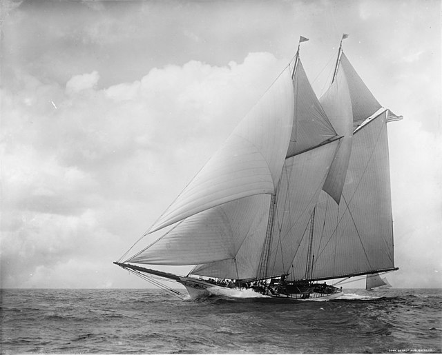 Questa immagine ha l'attributo alt vuoto; il nome del file è VELA-Schooner_America-2.jpg