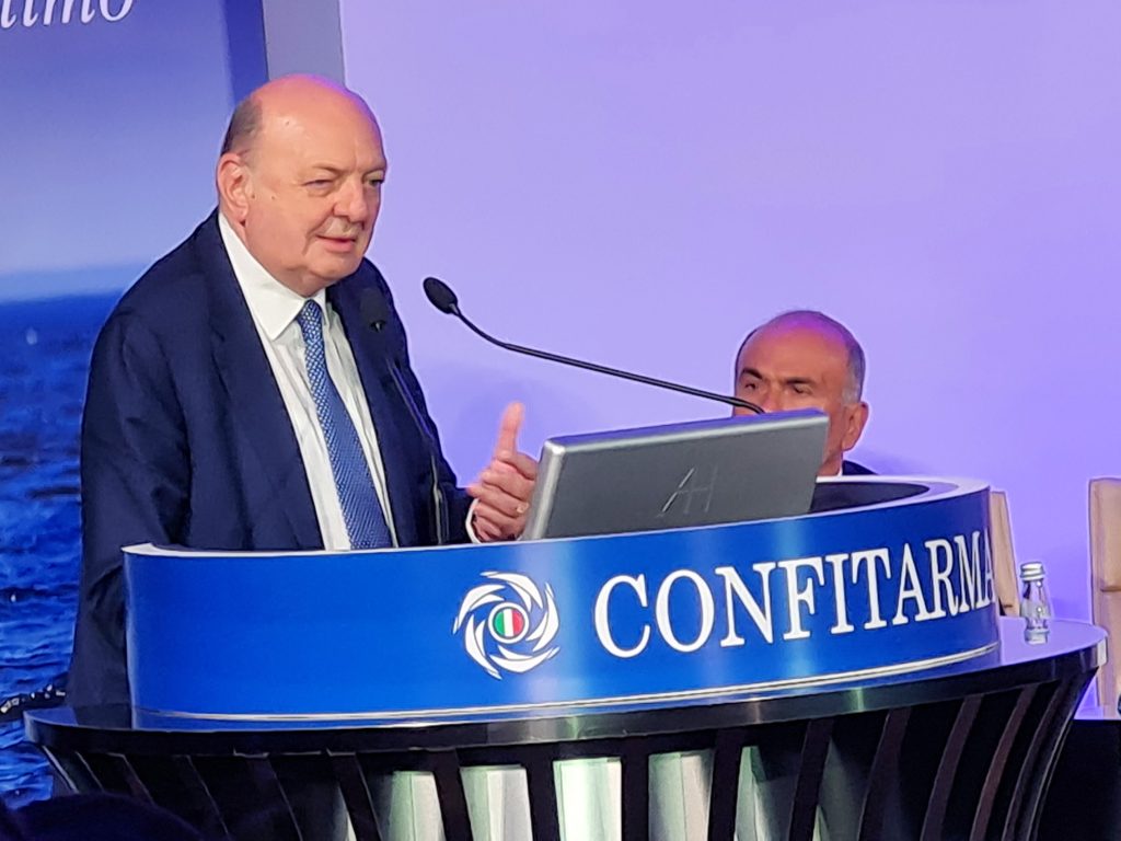 Questa immagine ha l'attributo alt vuoto; il nome del file è A-CONFITARMA-2023-20231027_105408-1024x768.jpg