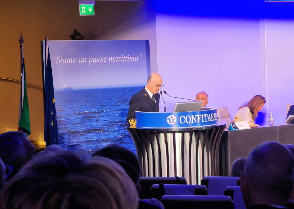 Questa immagine ha l'attributo alt vuoto; il nome del file è A-CONFITARMA-2023-20231027_113326-1024x728.jpg