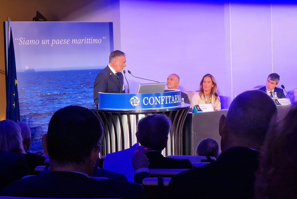 Questa immagine ha l'attributo alt vuoto; il nome del file è A-CONFITARMA-2023-20231027_114115-1024x687.jpg