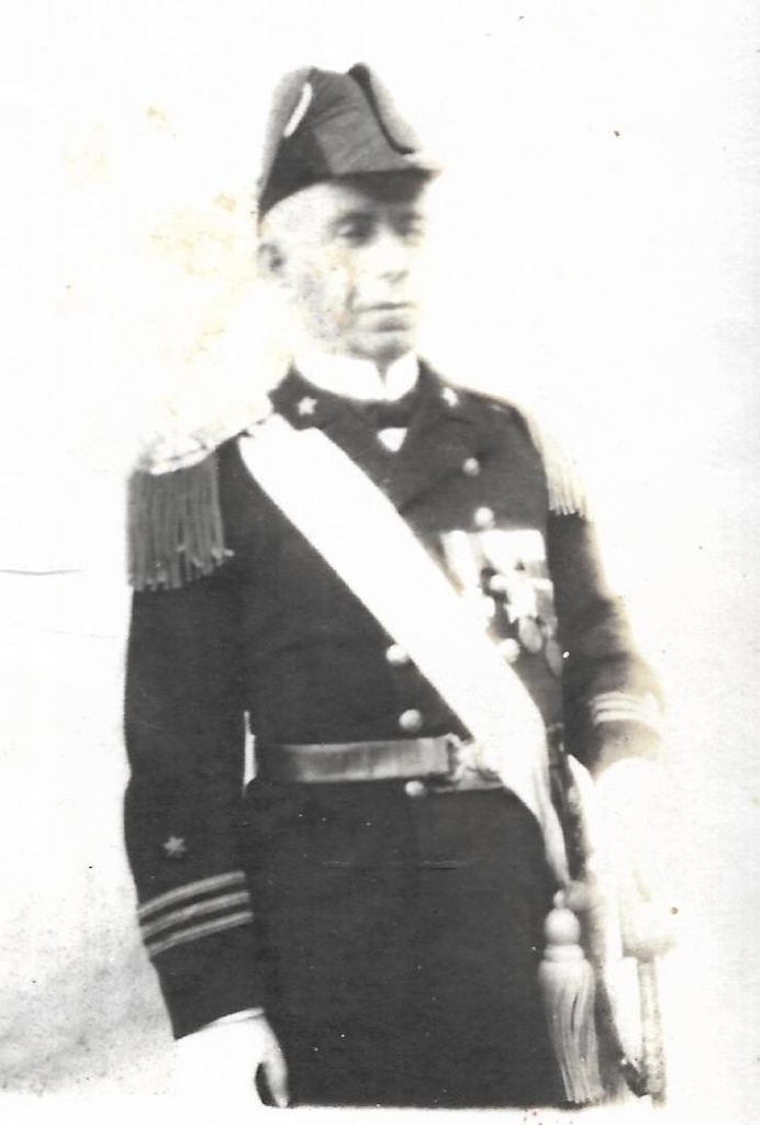 Questa immagine ha l'attributo alt vuoto; il nome del file è capitano-del-crem-servizi-contabili-692x1024.jpg