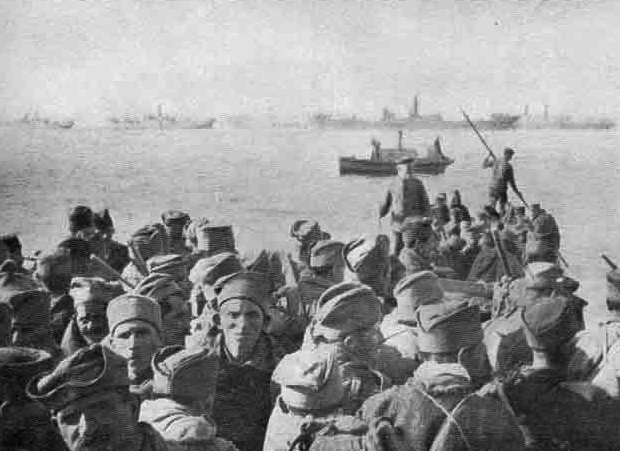 Questa immagine ha l'attributo alt vuoto; il nome del file è ESERCITO-SERBO-Ukrcavanje_1916.jpg