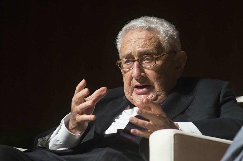 Questa immagine ha l'attributo alt vuoto; il nome del file è GEOPOLITICA-USA-Henry_Kissinger_at_the_LBJ_Library_2016-1024x682.jpg