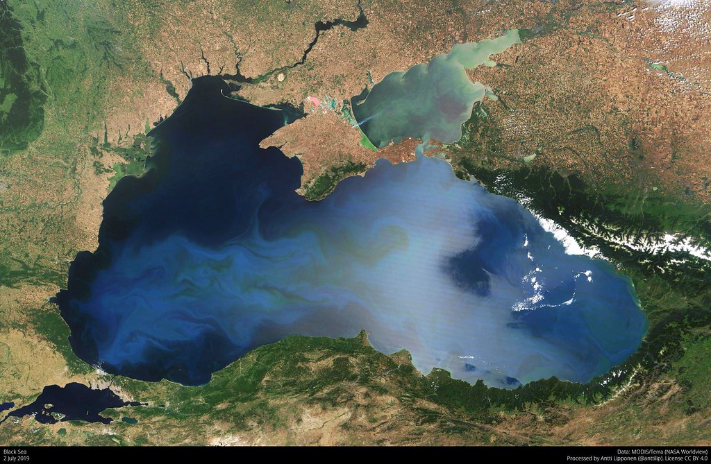 Questa immagine ha l'attributo alt vuoto; il nome del file è balck-sea-ukraina-nasa-pollution-1.jpeg