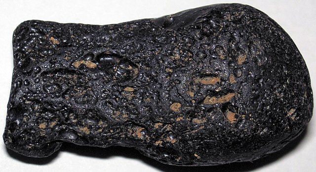 Questa immagine ha l'attributo alt vuoto; il nome del file è Indochinite_tektite_GEOLOGIA-Pleistocene_783-803_ka_Australasian_Tektite_Strewn_Field_southeastern_Asia_15.jpg