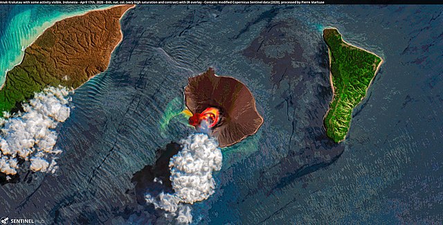 Questa immagine ha l'attributo alt vuoto; il nome del file è VULCANI-Anak_Krakatau_with_some_activity_visible_Indonesia_-_April_17th_2020_49787256542.jpg