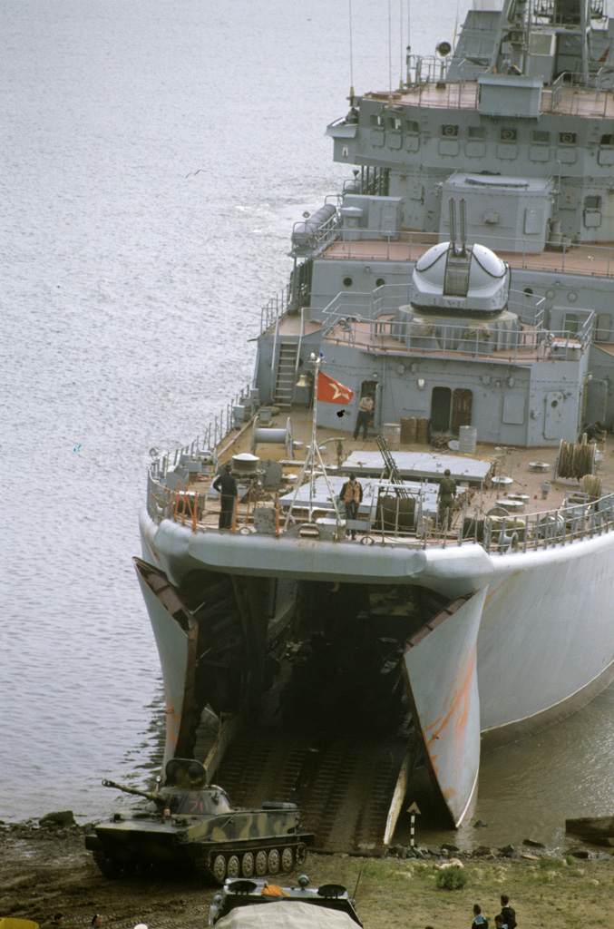 Questa immagine ha l'attributo alt vuoto; il nome del file è RUSSIA-RIAN_archive_476349_Pacific_Fleet_naval_infantry.jpg