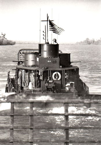 Questa immagine ha l'attributo alt vuoto; il nome del file è ROSSI-VIETNAM-MEKONG-MONITORI-001GAR01198.jpg