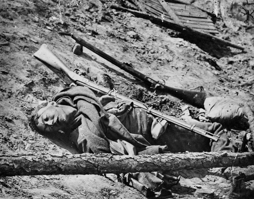 Questa immagine ha l'attributo alt vuoto; il nome del file è FOTO-GUERRA-1145px-Brady_Mathew_B._-_Makabere_Szene_Zeno_Fotografie-1024x804.jpg