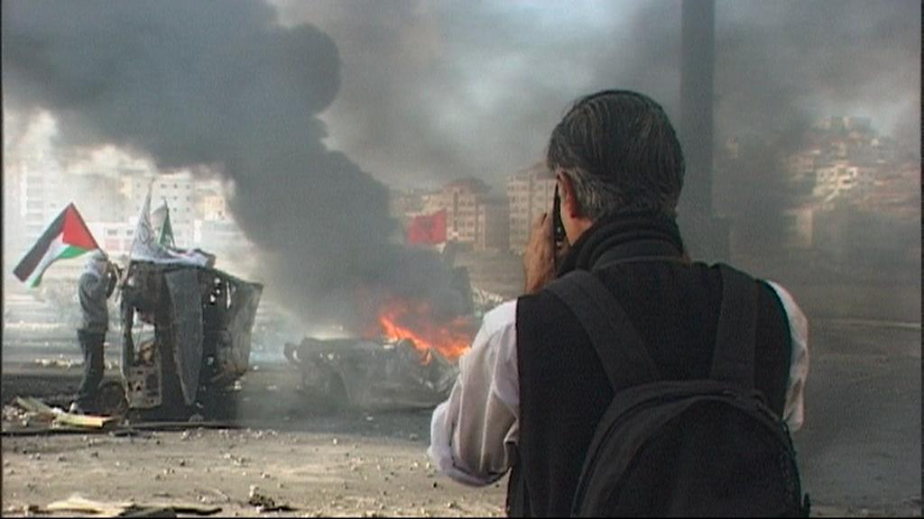 Questa immagine ha l'attributo alt vuoto; il nome del file è FOTO-GUERRA-James-Natchwey-War_Photographer_2001_488002985.jpg