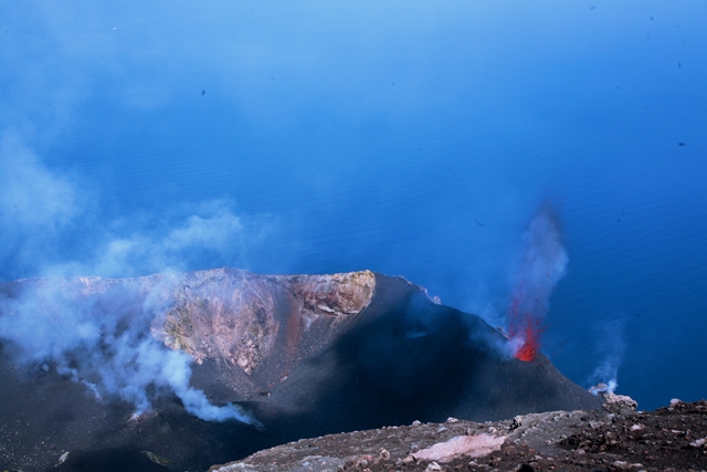 Questa immagine ha l'attributo alt vuoto; il nome del file è INGV-strombolianexplosion_low.jpg