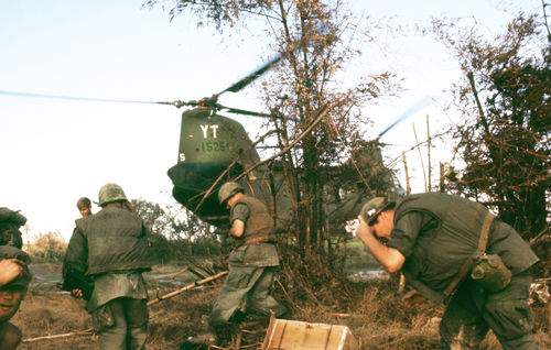 Questa immagine ha l'attributo alt vuoto; il nome del file è MEADE-RIVER-001GAR03967.jpg