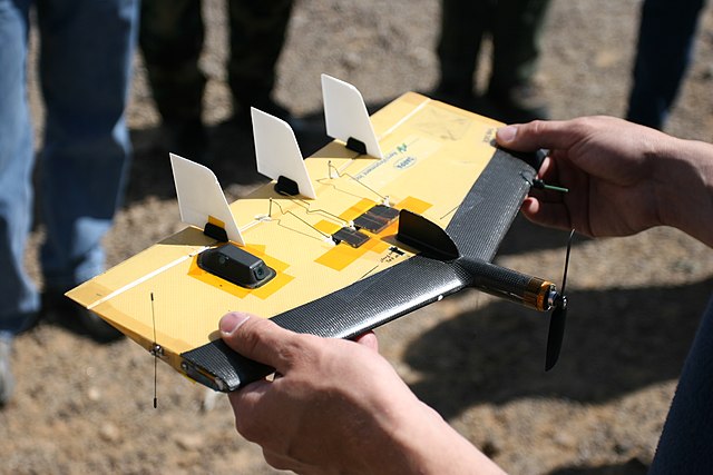 Questa immagine ha l'attributo alt vuoto; il nome del file è MICRO-DRONE-USMC-13347.jpg