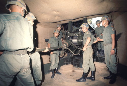 Questa immagine ha l'attributo alt vuoto; il nome del file è ROSSI-TAIWAN-QUEMOY-1971-001GAR00997.jpg