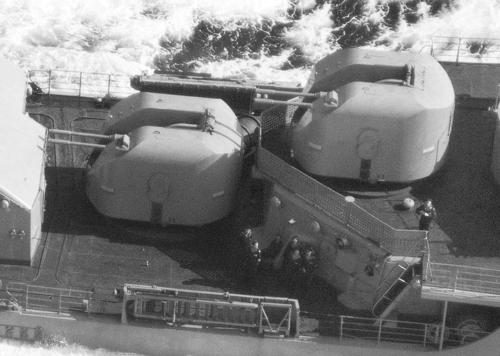Questa immagine ha l'attributo alt vuoto; il nome del file è marina-urss-cannoni-krivak-1-AK-726.jpg
