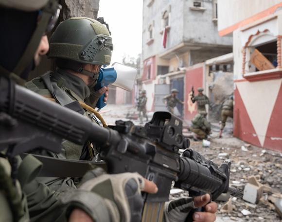 Questa immagine ha l'attributo alt vuoto; il nome del file è IDF-120224-Israele-1.jpg