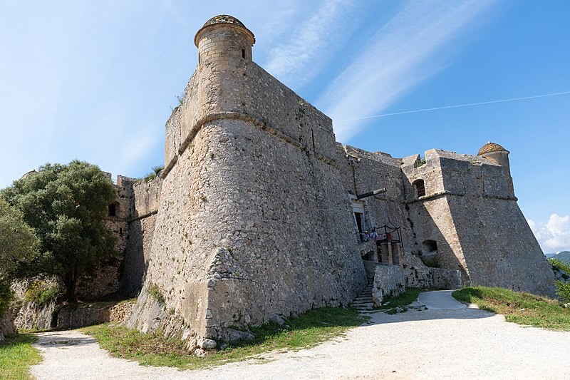 Questa immagine ha l'attributo alt vuoto; il nome del file è Il-forte-di-Montalbano-Da-Wikipedia-foto-C.-Martino.jpg