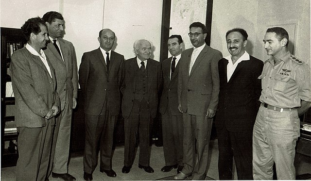 Questa immagine ha l'attributo alt vuoto; il nome del file è Veteran_delegation_with_Ben_Gurion.jpg