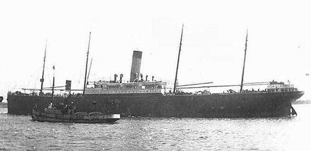 Questa immagine ha l'attributo alt vuoto; il nome del file è SS_Californian_arriving_in_port-1024x497.jpg