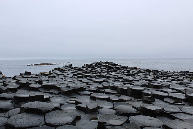 Questa immagine ha l'attributo alt vuoto; il nome del file è County_Antrim_-_Giants_Causeway_-_20180930122719.jpeg