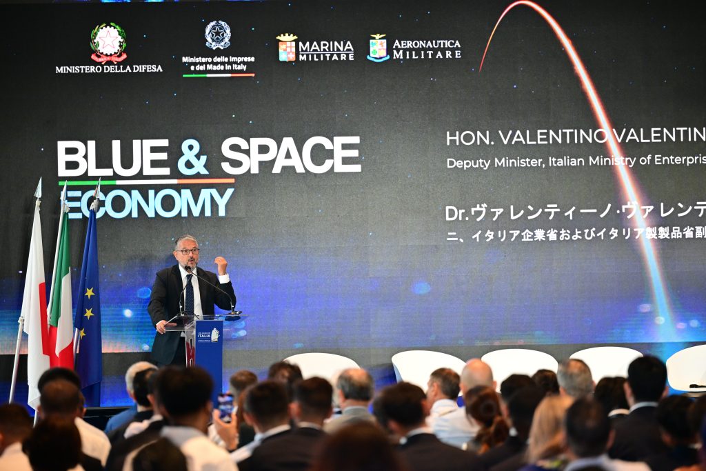 Questa immagine ha l'attributo alt vuoto; il nome del file è Vice-Ministro-delle-Imprese-e-del-Made-in-Italy-Valentino-Valentini-1-1024x683.jpg