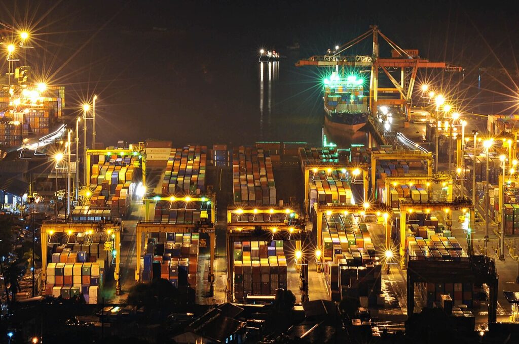 Questa immagine ha l'attributo alt vuoto; il nome del file è Port_of_Manila-1024x680.jpg