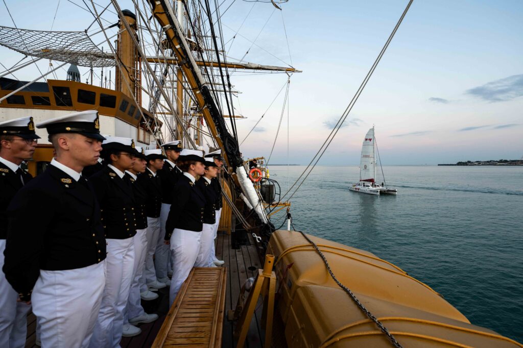 Questa immagine ha l'attributo alt vuoto; il nome del file è 20241003-Nave-Vespucci-Arrivo-a-Darwin-_LAP5476-1024x683.jpg